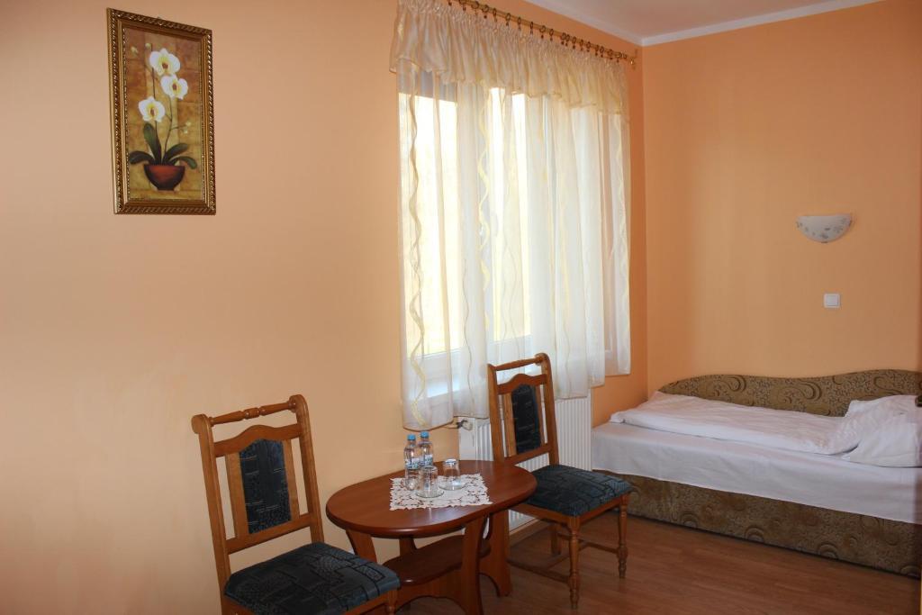 Hotel Czardasz Września Rom bilde